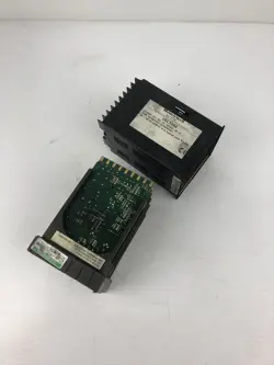 HONEYWELL DC300K-0-100-20-0000-0 VERSA PRO CONTROLLER UDC3300