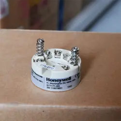 1PC BRAND NEW HONEYWELL TEMPERATURE TRANSMITTER STT171-BS