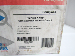 HONEYWELL RM7838A1014 SEMI-AUTOMATIC INDUSTRIAL CONTROLLER 120VAC,50/60HZ