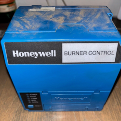 HONEYWELL   BURNER CONTROL RM7895 A 1014 W RECTIFICATION FLAME AMPLIFIER