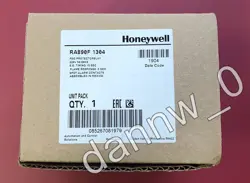 NEW IN BOX ORIGINAL HONEYWELL RA890F1304 PROGRAMMABLE CONTROLLER BURNER