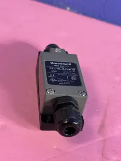 LOT OF HONEYWELL