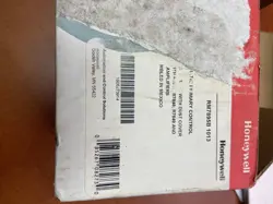 1PC HONEYWELL RM7895B1013