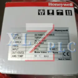 1PCS NEW  HONEYWELL DC1040CR-701000-E TEMPERATURE CONTROLLER NEW IN BOX*