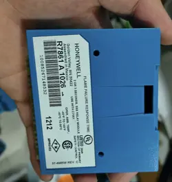 SELF-CHECK ULTRAVIOLET AMPLIFIER