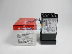 ONE NEW HONEYWELL TEMPERATURE CONTROLLER DC1010CT-302000-E   .