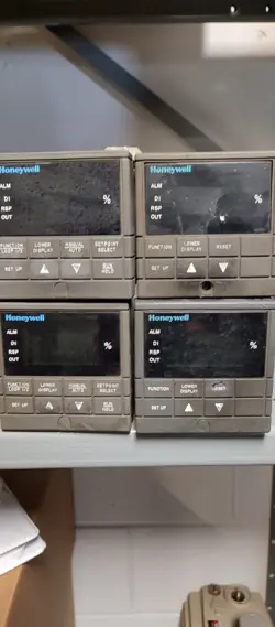 HONEYWELL UDC 3000 & 3300 USED