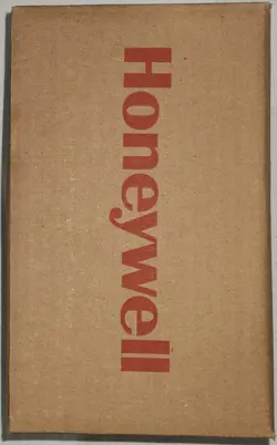 HONEYWELL C7061A1012 UV FLAME DETECTOR NEW IN BOX