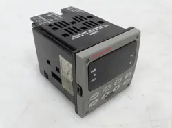 HONEYWELL DC3200-CB-100R-100-00000-E0-0 PROCESS CONTROLLER