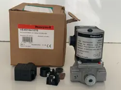 HONEYWELL / SOENOID VALVE / VE4015A1070 / 03 / CE-0063AP3075/1 / 220-240V AC