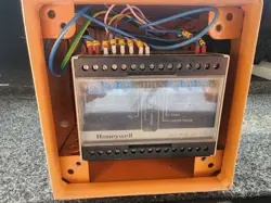 HONEYWELL 942-M3A-2D-1G1 CONTROLLER