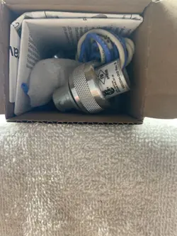 BRAND NEW HONEYWELL C7035A1023 FSG UV FLAME DETECTOR