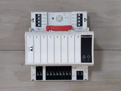 HONEYWELL XF821A PLUGGABLE PANEL BUS ANALOG INPUT MODULE WITH BASE XSU821-22