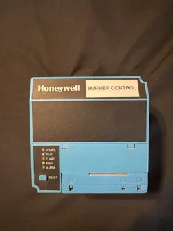 HONEYWELL RM7840 L 1018 BURNER CONTROL