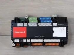 HONEYWELL CPO-RL4 ROOM CONTROLLER RL4 6AO,10UI,4 RELAYS,4 TRIACS