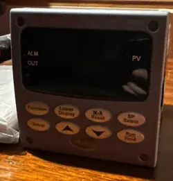 HONEYWELL UDC2500 OVER TEMP CONTROLLER DC2500-E0-0L00-200-10000-E0-0