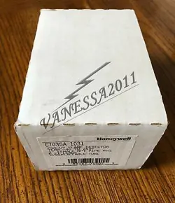 NEW HONEYWELL C7035A1031 C7035A 1031 FLAME DETECTOR