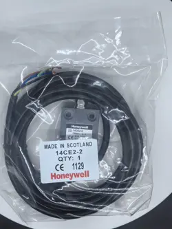 NEW. IN BOX 14CE2-2 HONEYWELL  LIMIT SWITCH 14CE22