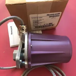 LONG WARRANTY EXPRESS SHIP NEW HONEYWELL C7061A1004 FLAME DETECTOR C7061A 1004