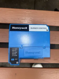 HONEYWELL RM7800L1012 RM7800L 1012 BURNER CONTROL USED TESTED