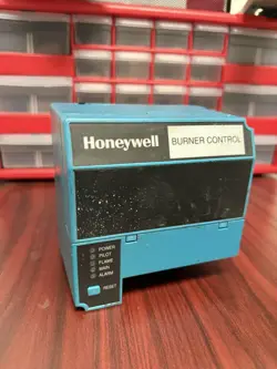 USED HONEYWELL BURNER CONTROL MODEL#RM7838C1004