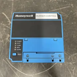 HONEYWELL  RM7895 A 1014 AUTOMATIC PROGRAMMING CONTROL, R7847 A 1082 AMPLIFIER