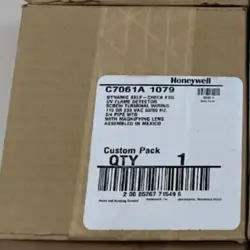 EXPRESS SHIP NEW HONEYWELL C7061A1079 FLAME DETECTOR C7061A 1079