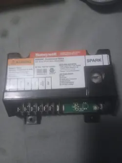 NEW! HONEYWELL S8600M3001 24 VOLT IGNITION MODULE US S8600M