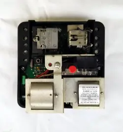 HONEYWELL RA890G1229  UV FLAME SAFEGUARD BURNER CONTROL RA890 G 1229