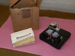 HONEYWELL RA890F 1288 FSG  PROTECTORELAY PRIMARY CONTROL RA890F1288