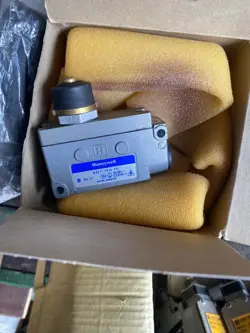 HONEYWELL BZE7-2RN-PG LIMIT SWITCH
