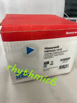BRAND NEW HONEYWELL RM7840L1018 BURNER CONTROLLER FAST FEDEX OR DHL