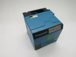 HONEYWELL RM7890A1015 PRIMARY BURNER CONTROL W/AMPLIFIER & BASE COS DMG USED