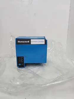 HONEYWELL RM7895A1014 BURNER CONTROL **MISSING ORIGINAL PACKAGING **