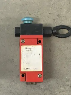 HONEYWELL  CLSB4A-1  CABLE PULL LIMIT SWITCH  UNMP