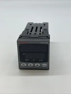 HONEYWELL UDC1200 MICRO-PRO DC120270001000 TIMER(EB-2061)