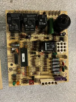 HONEYWELL 1097-83-2111A / AUTOMATIC IGNITION BOARD