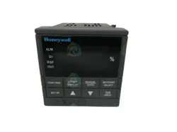 HONEYWELL DC300E-E-403-22-0C00-0 TEMPERATURE CONTROLLER  UNMP