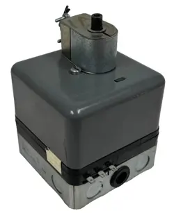 USED HONEYWELL RA890F-1288 PROTECTORELAY W/ Q270A-1024 BASE