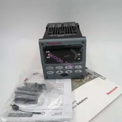 THERMOSTAT DC3200-CE-000R-100-00000-00-0