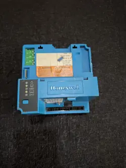 HONEYWELL EC7823A1004 BURNER CONTROLLER