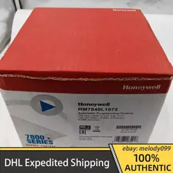 NEW IN BOX HONEYWELL BURNER CONTROLLERRM7840L1075