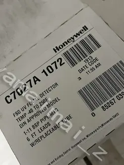 NEW HONEYWELL C7027A1072 FLAME DETECTOR FAST SHIP