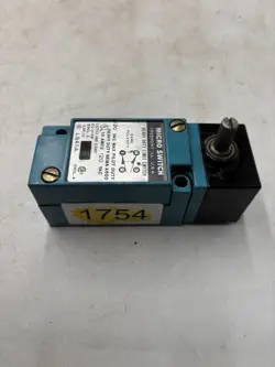 HONEYWELL LSA5A MICRO SWITCH HEAVY DUTY LIMIT SWITCH 120VAC