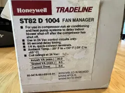 1004 ST82D1004