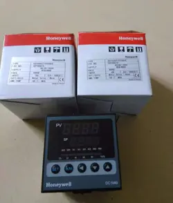 HONEYWELL DC1040CT-701000-E TEMPERATURE CONTROLLER