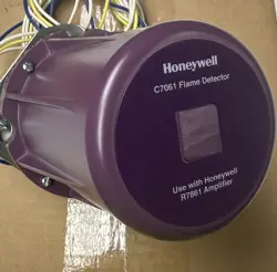 NEW NO BOX HONEYWELL C7061A1053 UV FLAME DETECTOR C7061A