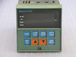 HONEYWELL DC3002-0-200-2-C300-0111 UNIVERSAL DIGITAL CONTROLLER T241338