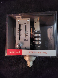 135 OHM POT