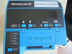 RM7800L1012 HONEYWELL BURNER CONTROL RM7800L1012 SPOT GOODS EXPEDITED SHIPPING